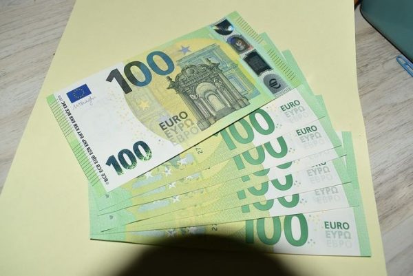 Euro-€100-Bills