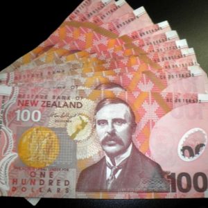 NZD-100-Bills